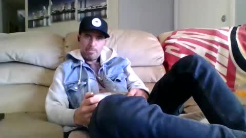 Snapshot of fat_dick_brian chatting on 04-22-26, 07:15 FATdickBOY online show from 04-22-26, 07:15