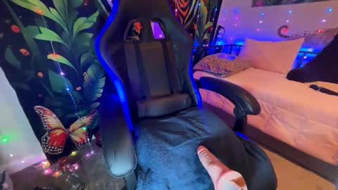 Sarah online show from 03-05-25, 04:24