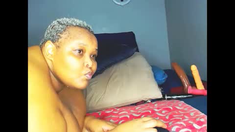 Snapshot of fatafricanqueen chatting on 03-27-26, 02:06 fatafricanqueen online show from 03-27-26, 02:06