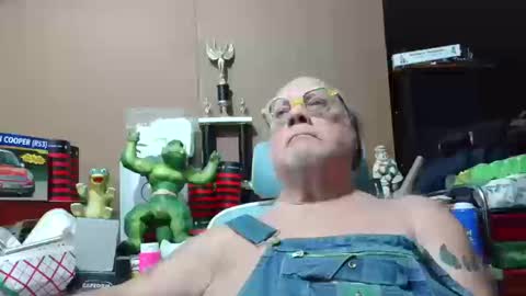 Fred. online show from 10-16-25, 01:28