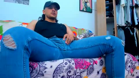 Snapshot of favid95 chatting on 07-19-26, 01:20 favid95 online show from 07-19-26, 01:20