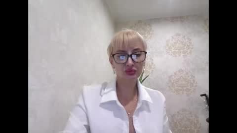 Snapshot of favorite_angel chatting on 12-29-24, 04:48 favorite_angel online show from 12-29-24, 04:48