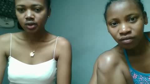 Snapshot of fayence09 chatting on 09-10-25, 01:11 fayence09 online show from 09-10-25, 01:11