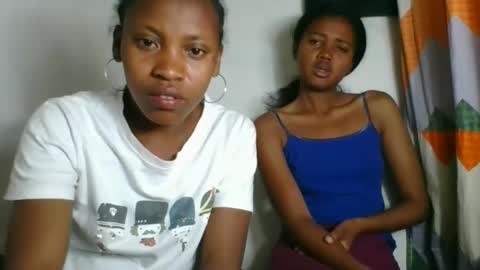 Snapshot of fayence09 chatting on 10-19-25, 01:45 fayence09 online show from 10-19-25, 01:45