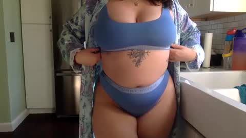 Snapshot of fcherry chatting on 03-09-25, 02:43 Cherry Fisher online show from 03-09-25, 02:43