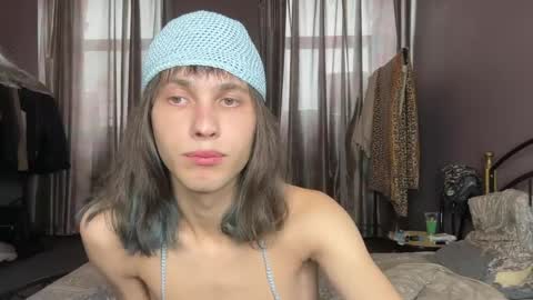 Snapshot of fcherthth chatting on 05-15-26, 02:13 Mark online show from 05-15-26, 02:13