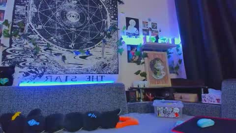 Diva online show from 11-20-25, 02:12