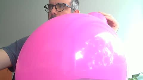 Snapshot of fedeglobos chatting on 10-15-25, 05:13 fedeGLOBOS online show from 10-15-25, 05:13