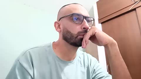 Snapshot of federikofer2 chatting on 06-08-26, 02:17 federico online show from 06-08-26, 02:17