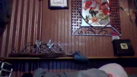 Snapshot of feelgoodnu chatting on 10-21-25, 09:10 PullouProblems online show from 10-21-25, 09:10