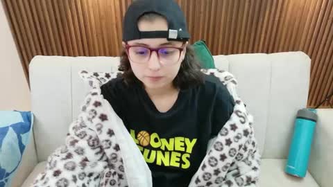 Snapshot of feelina_firesoul chatting on 05-30-26, 03:53 Feelena online show from 05-30-26, 03:53
