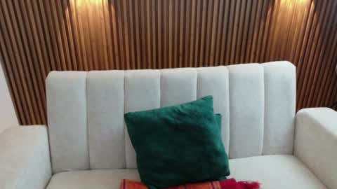 Snapshot of feelina_firesoul chatting on 07-18-26, 04:38 Feelena online show from 07-18-26, 04:38