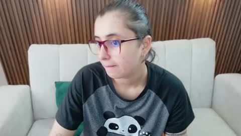 Snapshot of feelina_firesoul chatting on 07-29-26, 02:59 Feelena online show from 07-29-26, 02:59