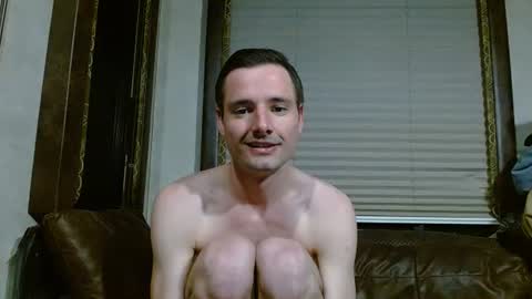 Snapshot of feelingverynaughty chatting on 05-11-26, 03:34 ask me online show from 05-11-26, 03:34