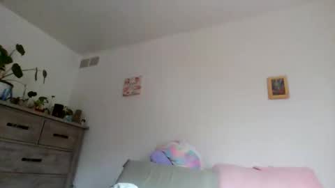 Snapshot of feetnymph chatting on 03-07-26, 08:50 Soley online show from 03-07-26, 08:50