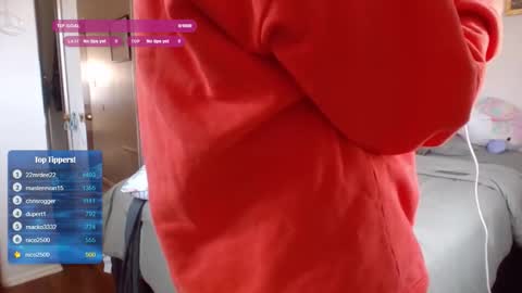 Snapshot of feetnymph chatting on 03-19-26, 08:13 Soley online show from 03-19-26, 08:13