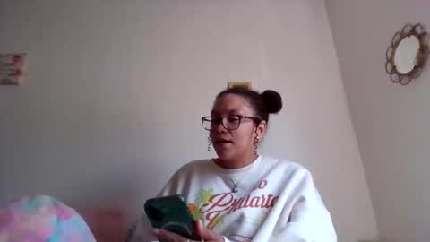 Snapshot of feetnymph chatting on 06-02-26, 03:25 Soley online show from 06-02-26, 03:25