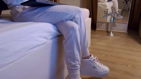 FeetVibe online show from 11-12-25, 08:15