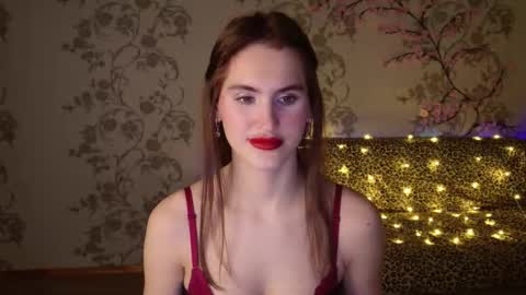 Snapshot of felicia_lav chatting on 03-04-26, 05:41 Frida online show from 03-04-26, 05:41