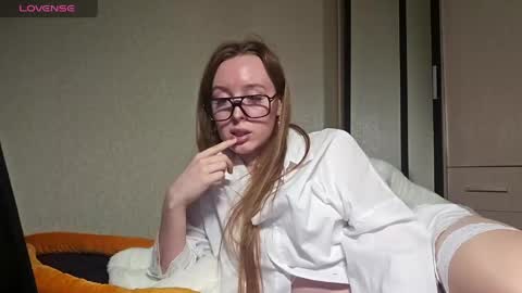 Felicia online show from 05-18-26, 06:14