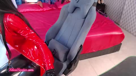 Felicia Hardon online show from 03-05-25, 10:32