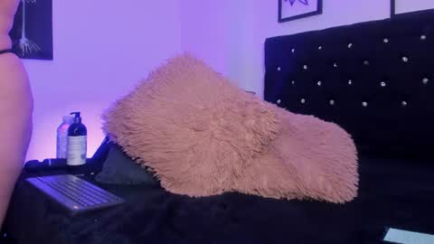 Snapshot of felinagrrr chatting on 07-10-26, 03:47 felina online show from 07-10-26, 03:47