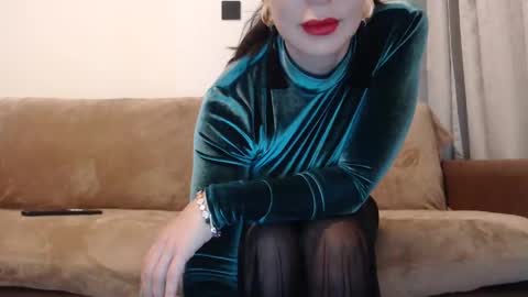 FelineChic online show from 01-08-25, 05:16