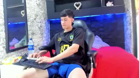 Snapshot of felipe_fiire chatting on 05-12-26, 01:52 felipe fiire online show from 05-12-26, 01:52