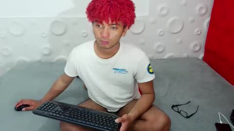 Snapshot of felipecams chatting on 12-03-25, 02:08 andres felipe benitez online show from 12-03-25, 02:08