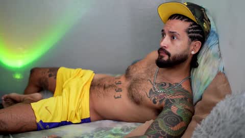 Felix Candela  online show from 01-05-25, 02:52