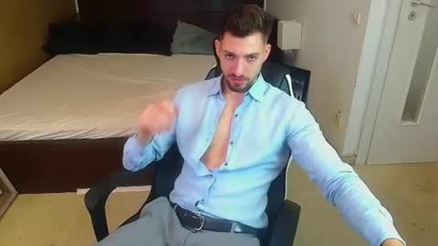 Snapshot of felixrook chatting on 06-25-26, 04:23 FelixRook online show from 06-25-26, 04:23