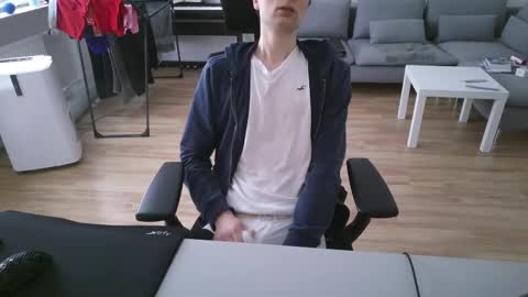 Snapshot of felixsagg chatting on 12-10-24, 12:27 felixsagg online show from 12-10-24, 12:27