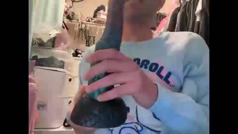 Snapshot of femboy_fangs chatting on 10-13-25, 07:47 femboyfangs online show from 10-13-25, 07:47