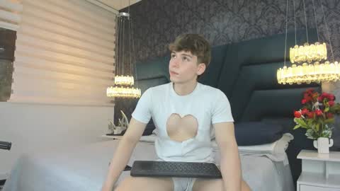 Femboy Max online show from 03-14-26, 11:59