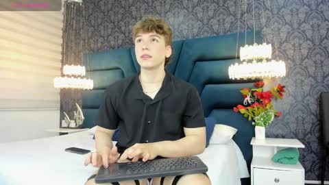 Femboy Max online show from 03-21-26, 11:48