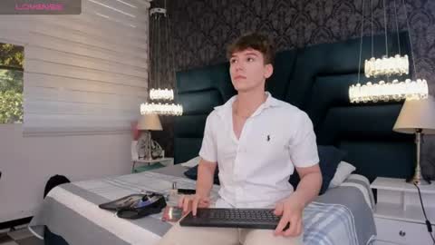 Snapshot of femboy_max chatting on 06-24-26, 11:42 Femboy Max online show from 06-24-26, 11:42