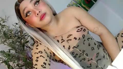 Snapshot of femboy_veronica chatting on 05-10-26, 11:37 femboy_veronica online show from 05-10-26, 11:37
