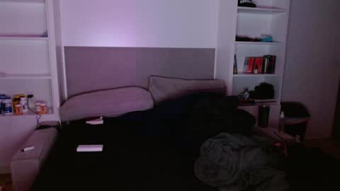 femboyflowers online show from 09-09-25, 07:30