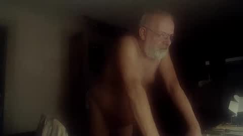 Snapshot of femdom_sub chatting on 09-28-25, 01:33 femdom_sub online show from 09-28-25, 01:33