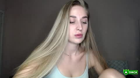 Femke online show from 05-18-26, 08:03