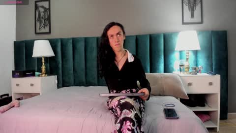 Snapshot of fenix_karoll chatting on 12-12-24, 08:03 Karol online show from 12-12-24, 08:03