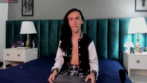 Snapshot of fenix_karoll chatting on 01-09-25, 08:13 Karol online show from 01-09-25, 08:13