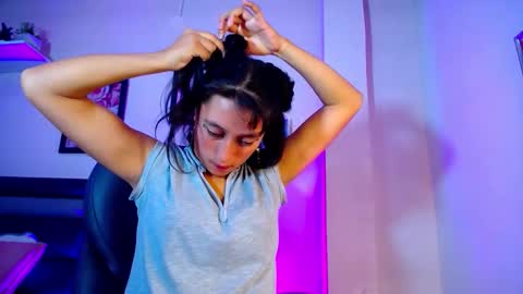 Snapshot of fenixx_19 chatting on 02-28-26, 11:33 Fenix online show from 02-28-26, 11:33