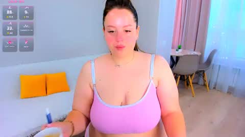 Snapshot of feral__berry__ chatting on 07-18-26, 07:23 Regi online show from 07-18-26, 07:23