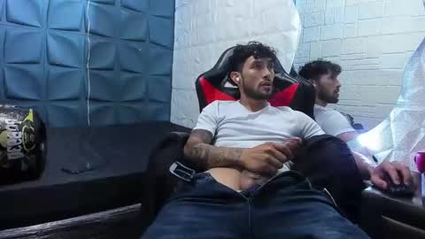 Snapshot of ferchodaniels chatting on 02-05-25, 02:40 Daniel Fernando online show from 02-05-25, 02:40