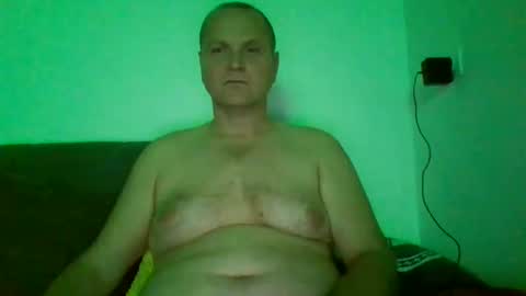 Snapshot of ferkooo111 chatting on 10-30-25, 04:25 Dorotheo online show from 10-30-25, 04:25