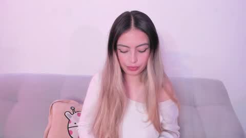 Snapshot of fernanda_aaa chatting on 04-21-26, 02:23 fernanda online show from 04-21-26, 02:23