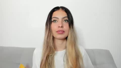 Snapshot of fernanda_aaa chatting on 05-12-26, 03:20 fernanda online show from 05-12-26, 03:20