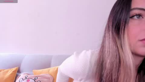 Snapshot of fernanda_aaa chatting on 06-08-26, 03:23 fernanda online show from 06-08-26, 03:23