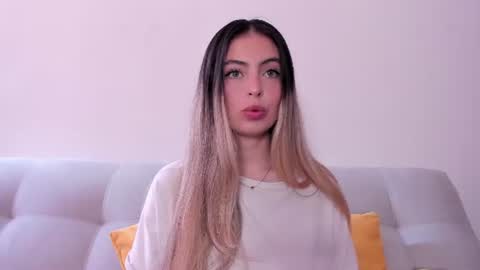Snapshot of fernanda_aaa chatting on 06-22-26, 04:04 fernanda online show from 06-22-26, 04:04